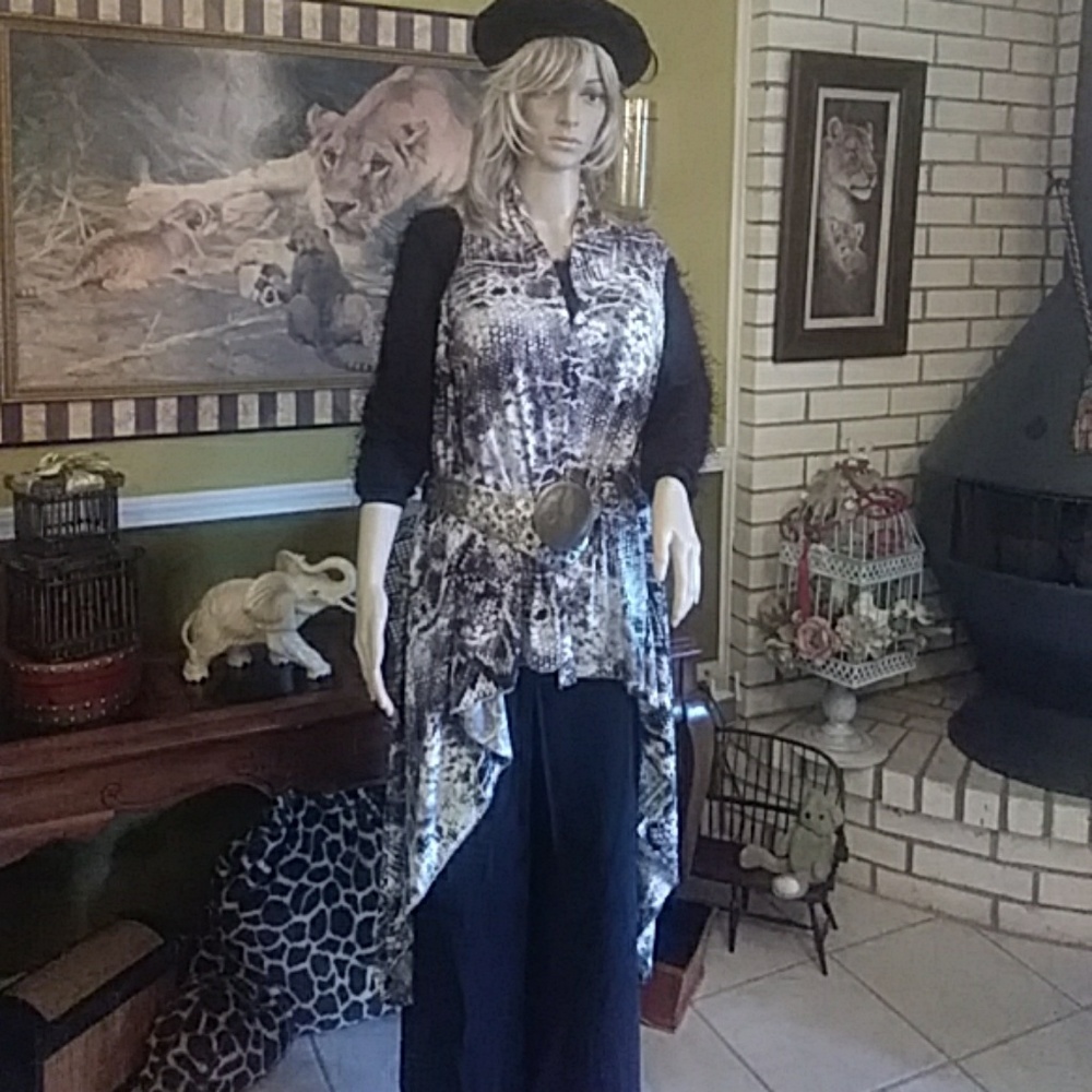 SALE. Shrug snake print.